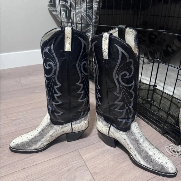 Black and White Cowboy Boots - Picture 2 of 7